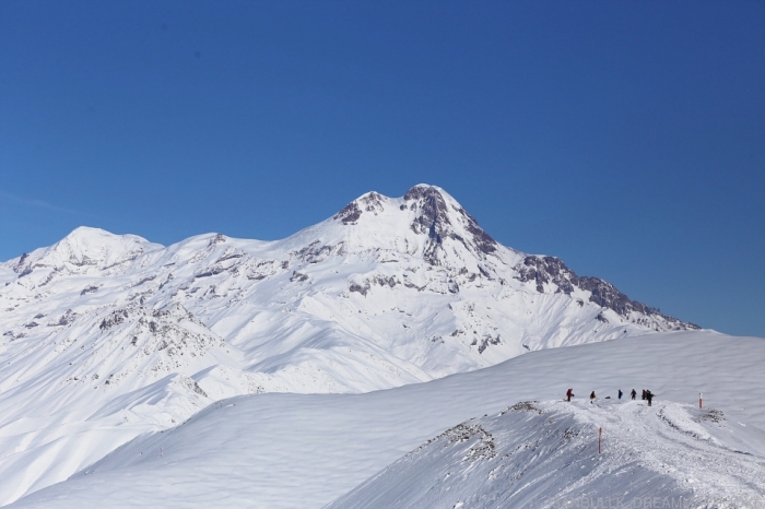구다우리 스키장에 솟은 3개의 봉우리 가운데 가장 왼쪽에 있는 비다라봉. 날이 흐려 조금은 몽환적으로 보인다. ⓒ김산환