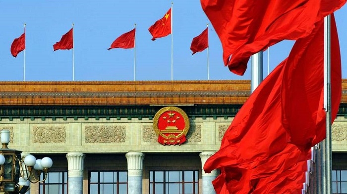 중국 지도부의 상징, 그리고 양회의 상징인 중국인민대회당과 오성홍기의 모습, 사진제공=央视网