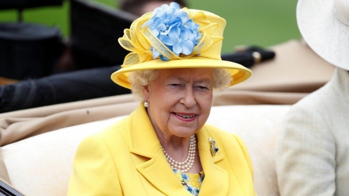 경마 종주국 영국을 대표하는 경마대회인 ‘로열애스콧’이 사상 최초로 무관중으로 개최됐다. '로열애스콧'에 참석한 엘리자베스 2세 여왕 모습(사진= BBC).
